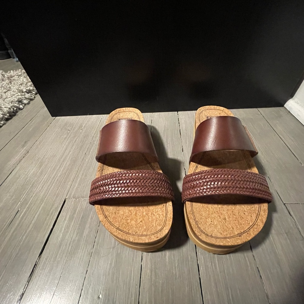 *NEW* Reef Cushion Vista Hi size 8